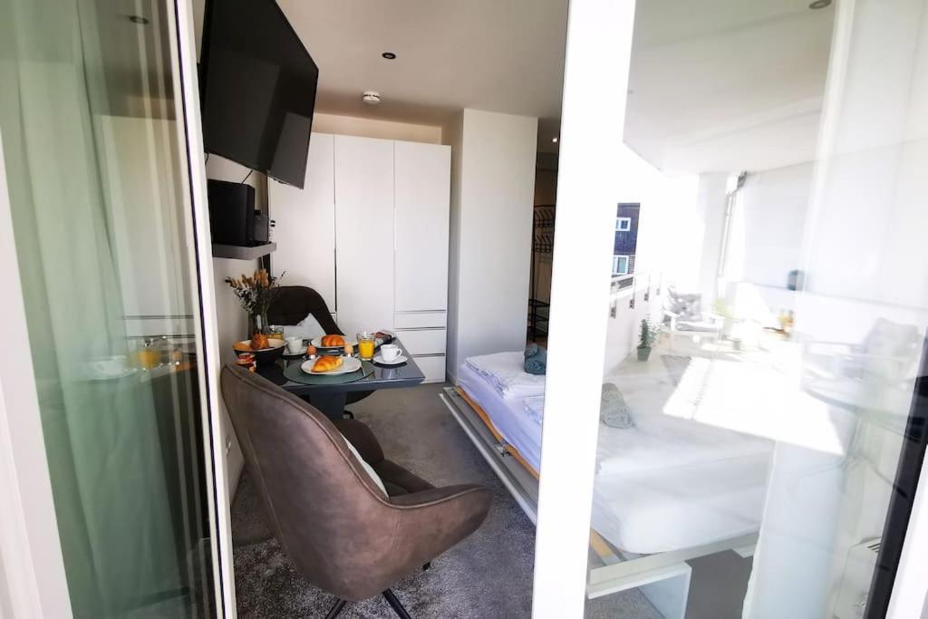 Hh 03 By Rockchair - Superhost Status - Modernes Apartment Mit Sonnigem Balkon & Premium Boxspringbetten In Winterhude - Hamburg Top Geheimtipp מראה חיצוני תמונה