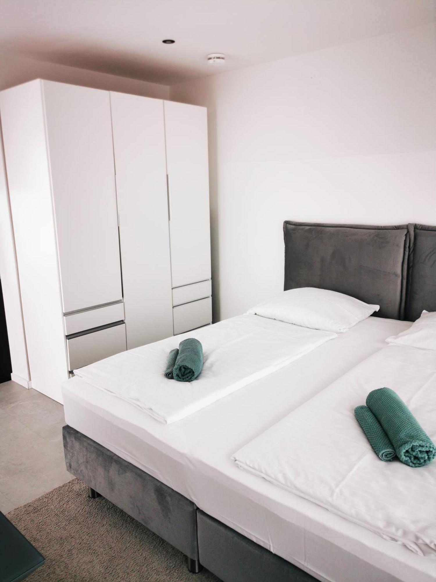 Hh 03 By Rockchair - Superhost Status - Modernes Apartment Mit Sonnigem Balkon & Premium Boxspringbetten In Winterhude - Hamburg Top Geheimtipp מראה חיצוני תמונה